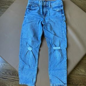 Never worn Gap Cheeky Straight 28 Regular